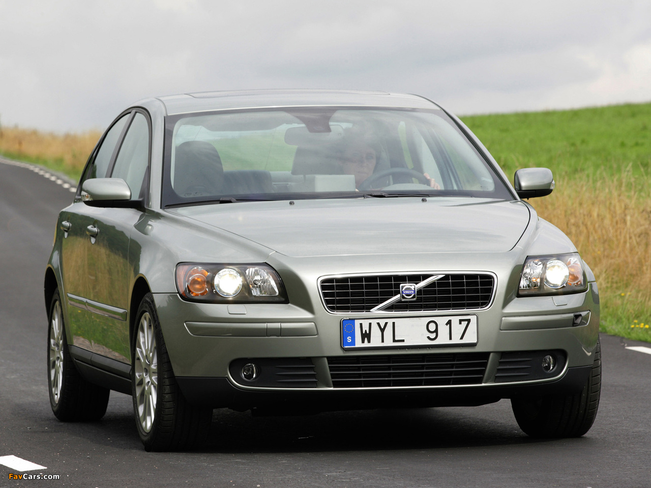 Photos of Volvo S40 2004–07 (1280 x 960)