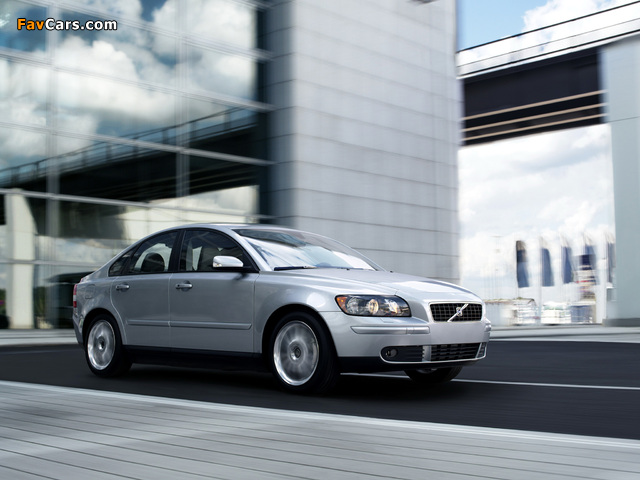 Photos of Volvo S40 D5 2004–07 (640 x 480)