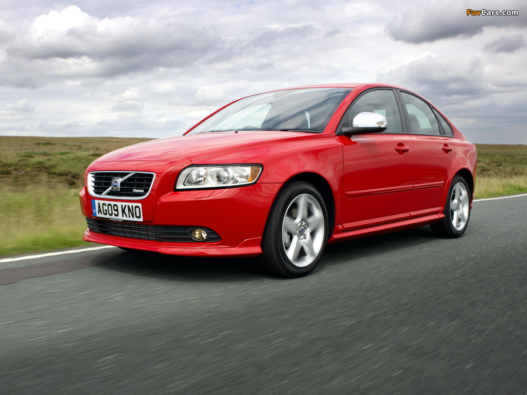 Photos of Volvo S40 R-Design UK-spec 2008–09 (1024 x 768)