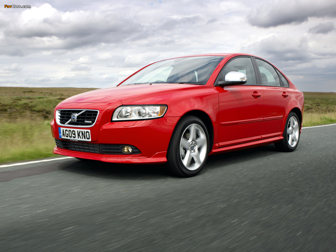 Photos of Volvo S40 R-Design UK-spec 2008–09 (1280 x 960)