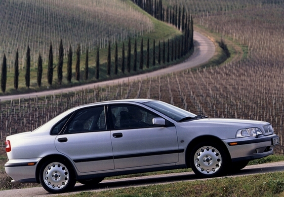 Pictures of Volvo S40 1996–99