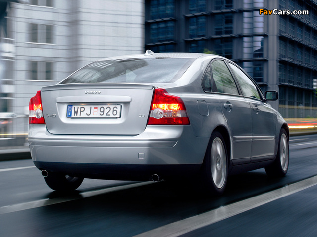 Pictures of Volvo S40 D5 2004–07 (640 x 480)