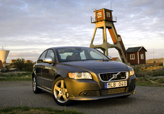 Pictures of Volvo S40 R-Design 2008–09