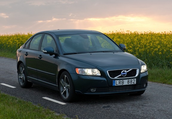 Pictures of Volvo S40 Classic 2011
