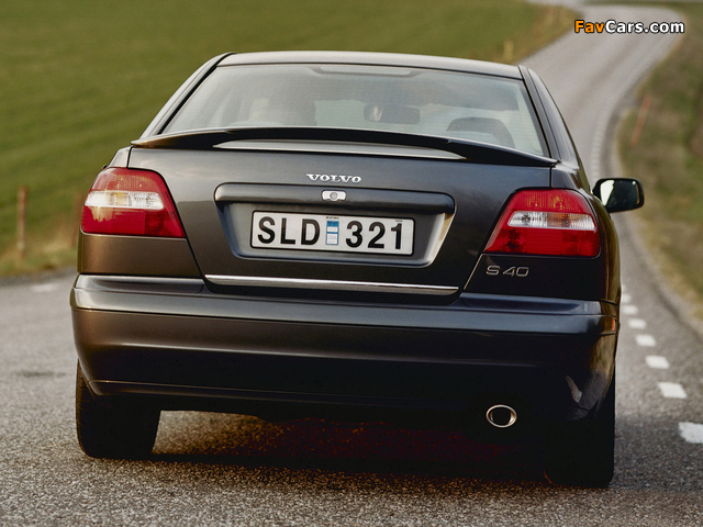 Volvo S40 2002–04 pictures (640 x 480)