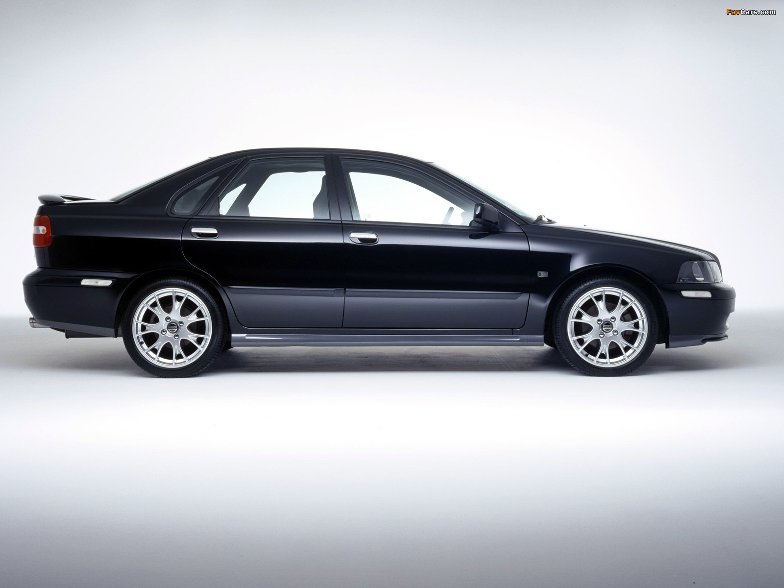 Volvo S40 Limited Sport Edition 2003 wallpapers (1600 x 1200)