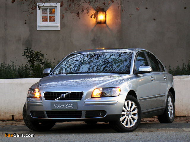 Volvo S40 ZA-spec 2004–07 photos (640 x 480)