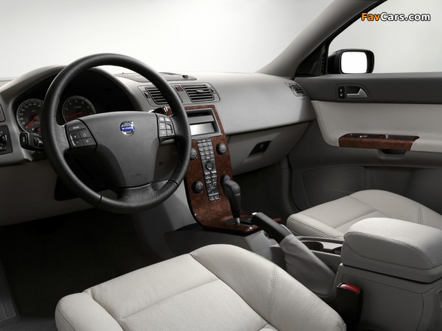 Volvo S40 2004–07 pictures (640 x 480)