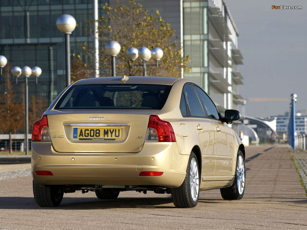 Volvo S40 UK-spec 2007–09 photos (1024 x 768)