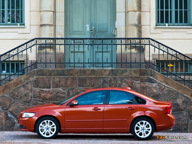 Volvo S40 D4 2010–12 pictures (640 x 480)