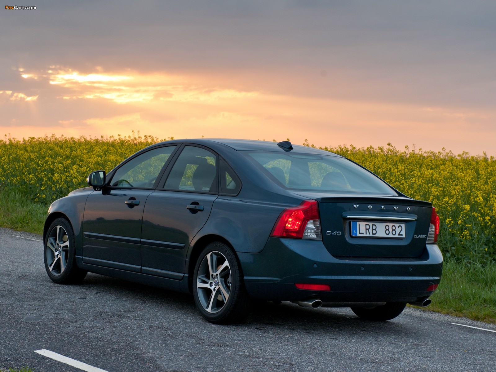 Volvo S40 Classic 2011 wallpapers (1600 x 1200)