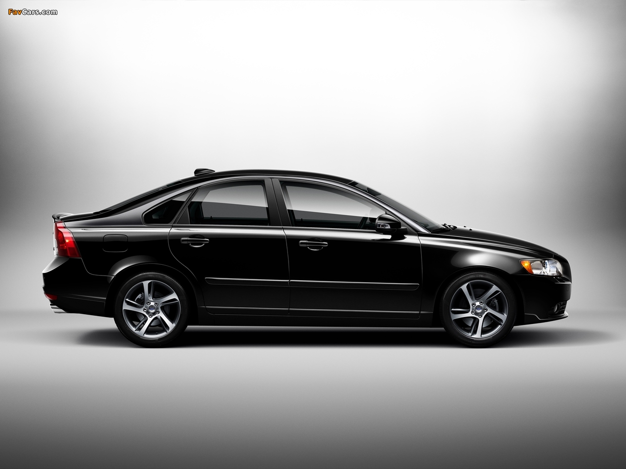 Volvo S40 Classic 2011 wallpapers (1280 x 960)