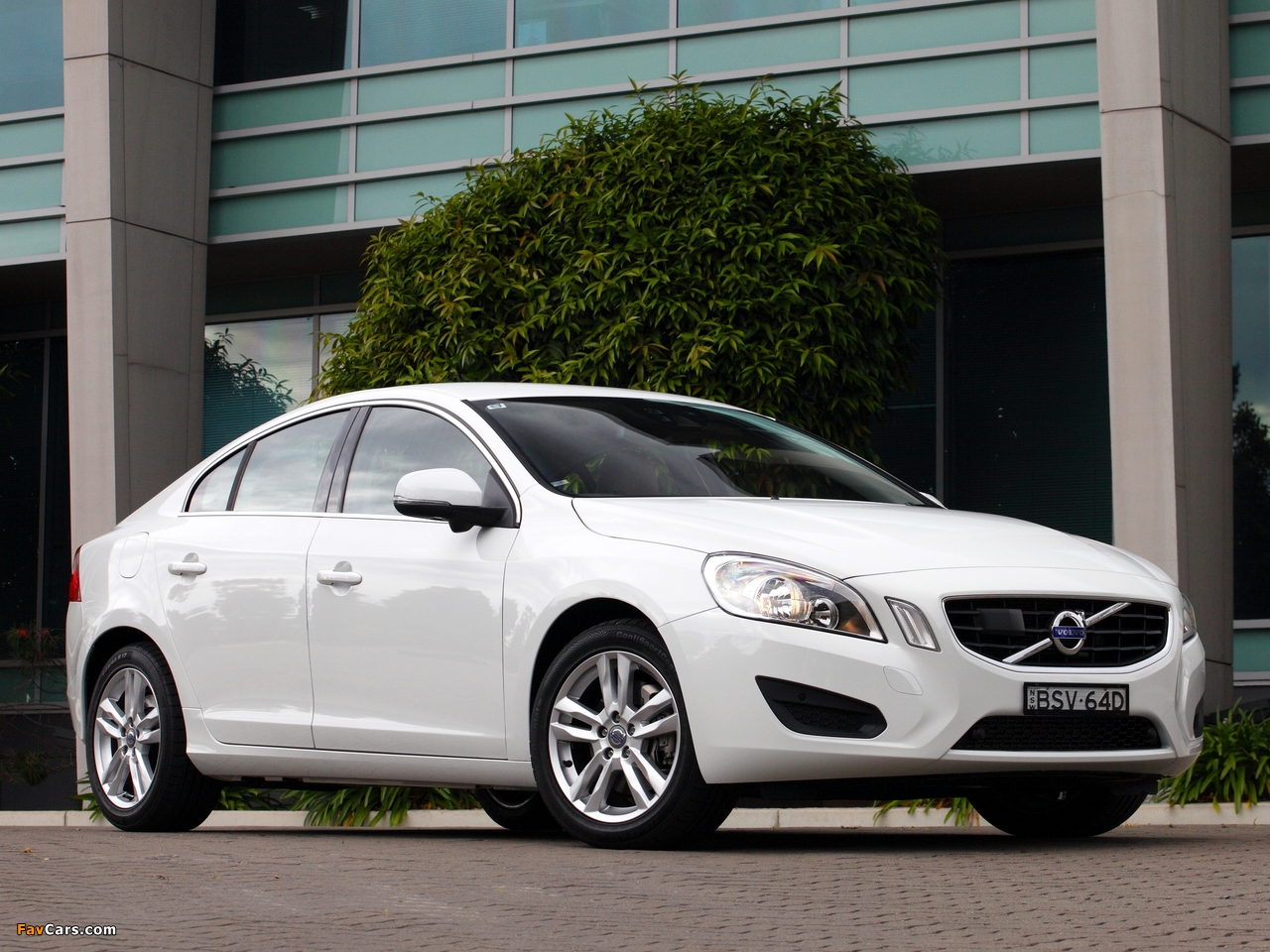 Images of Volvo S60 D5 AWD AU-spec 2010 (1280 x 960)