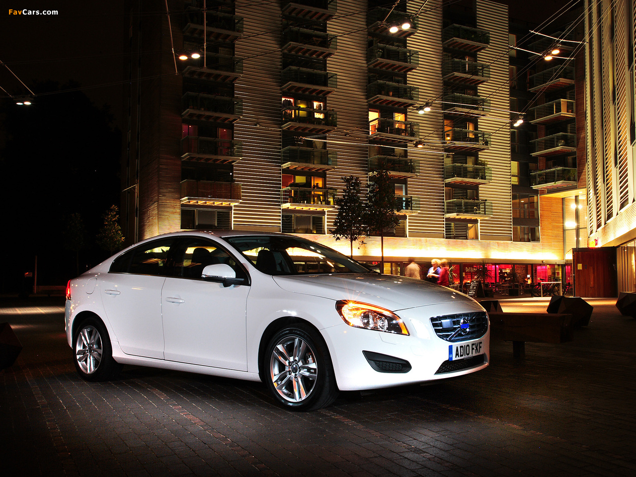 Images of Volvo S60 D3 UK-spec 2010–13 (1280 x 960)