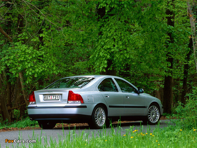 Photos of Volvo S60 D5 2002–04 (640 x 480)