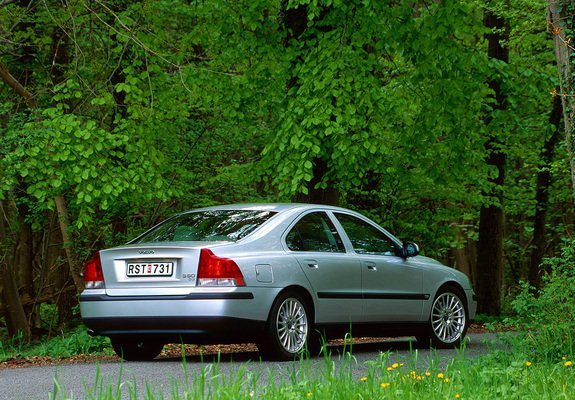 Photos of Volvo S60 D5 2002–04