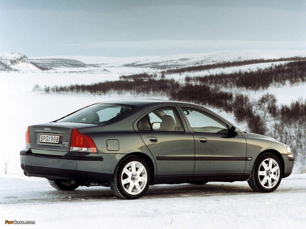 Photos of Volvo S60 AWD 2002–04 (1024 x 768)