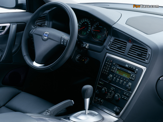 Pictures of Volvo S60 2004–07 (640 x 480)