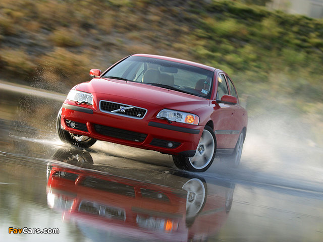 Pictures of Volvo S60 R 2004–07 (640 x 480)