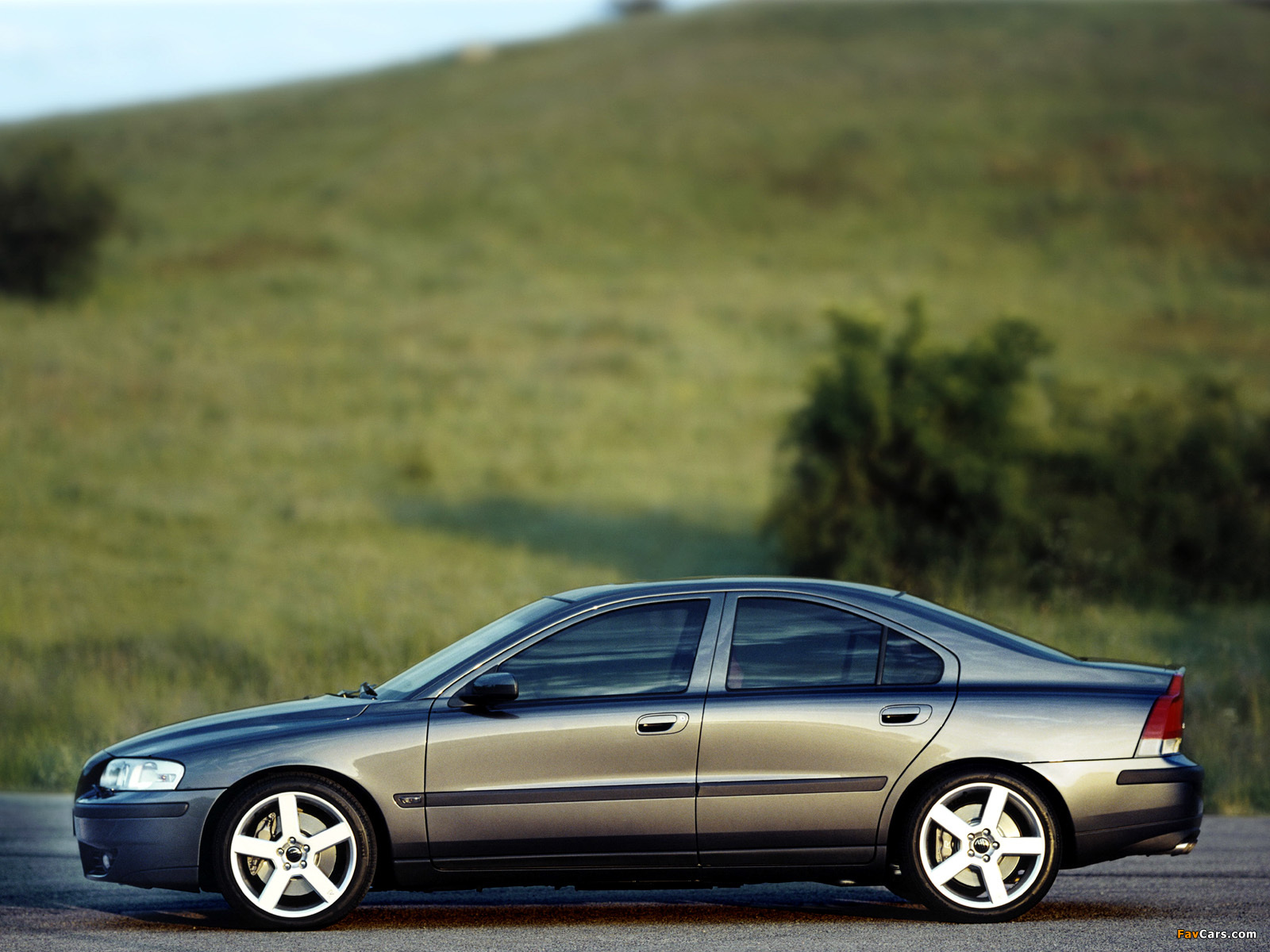 Pictures of Volvo S60 R 2004–07 (1600 x 1200)