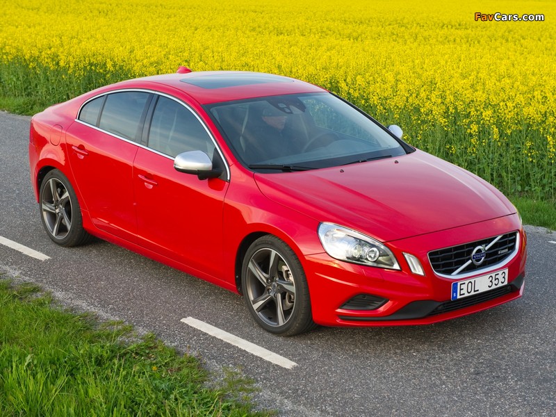 Pictures of Volvo S60 T6 R-Design 2010–13 (800 x 600)