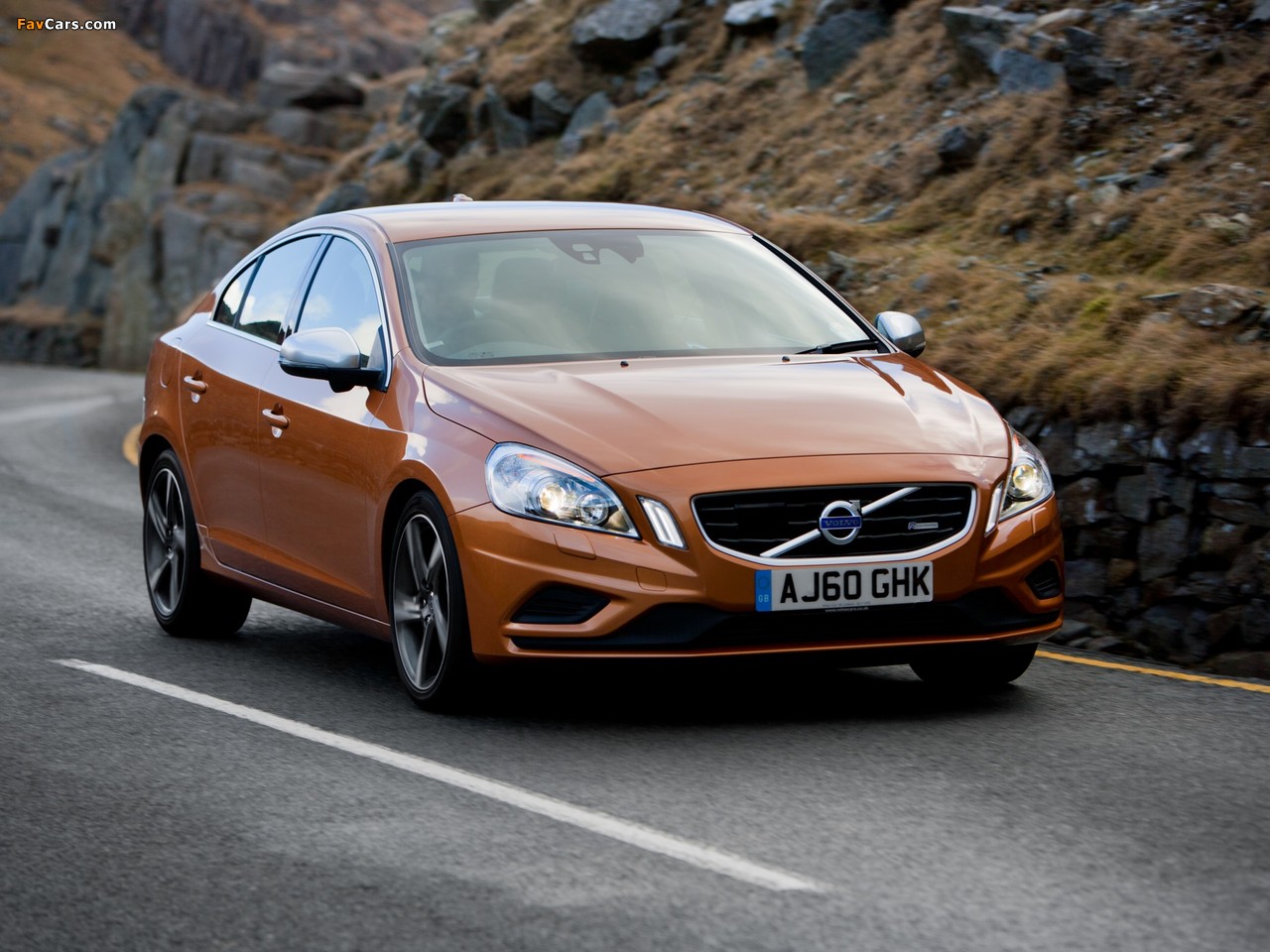 Pictures of Volvo S60 D5 R-Design UK-spec 2010–13 (1280 x 960)