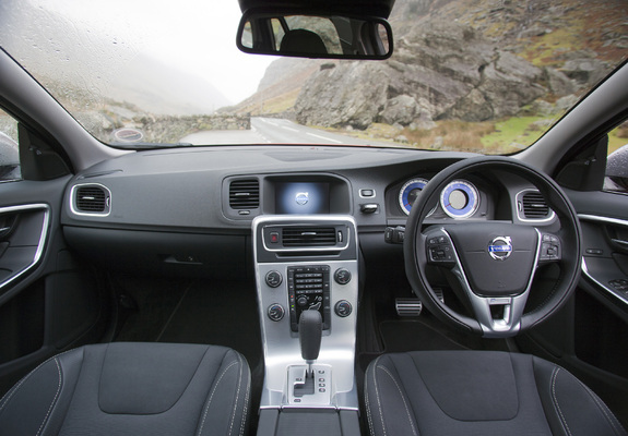 Pictures of Volvo S60 D5 R-Design UK-spec 2010–13