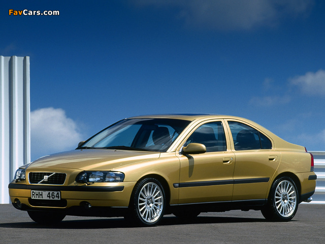 Volvo S60 2000–04 pictures (640 x 480)