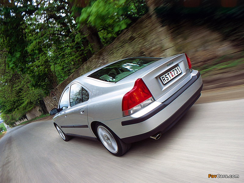 Volvo S60 D5 2002–04 pictures (800 x 600)