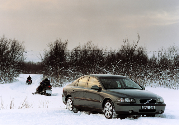 Volvo S60 AWD 2002–04 wallpapers