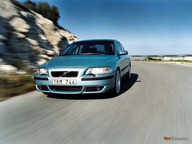 Volvo S60 R 2004–07 pictures (800 x 600)