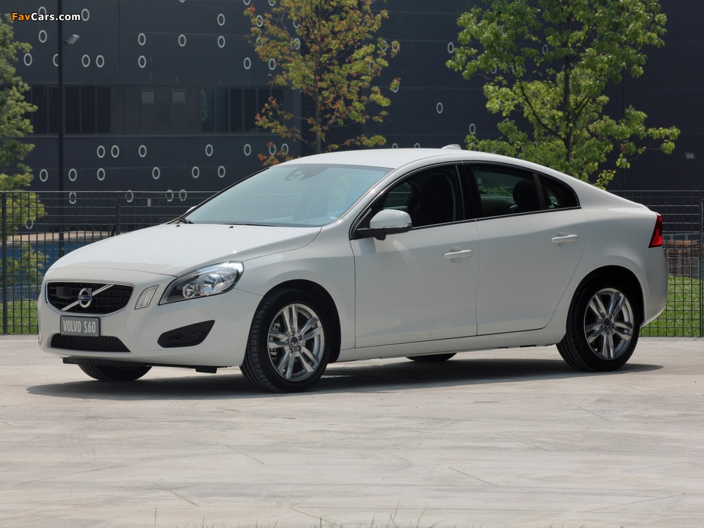 Volvo S60 D3 2010 images (1024 x 768)