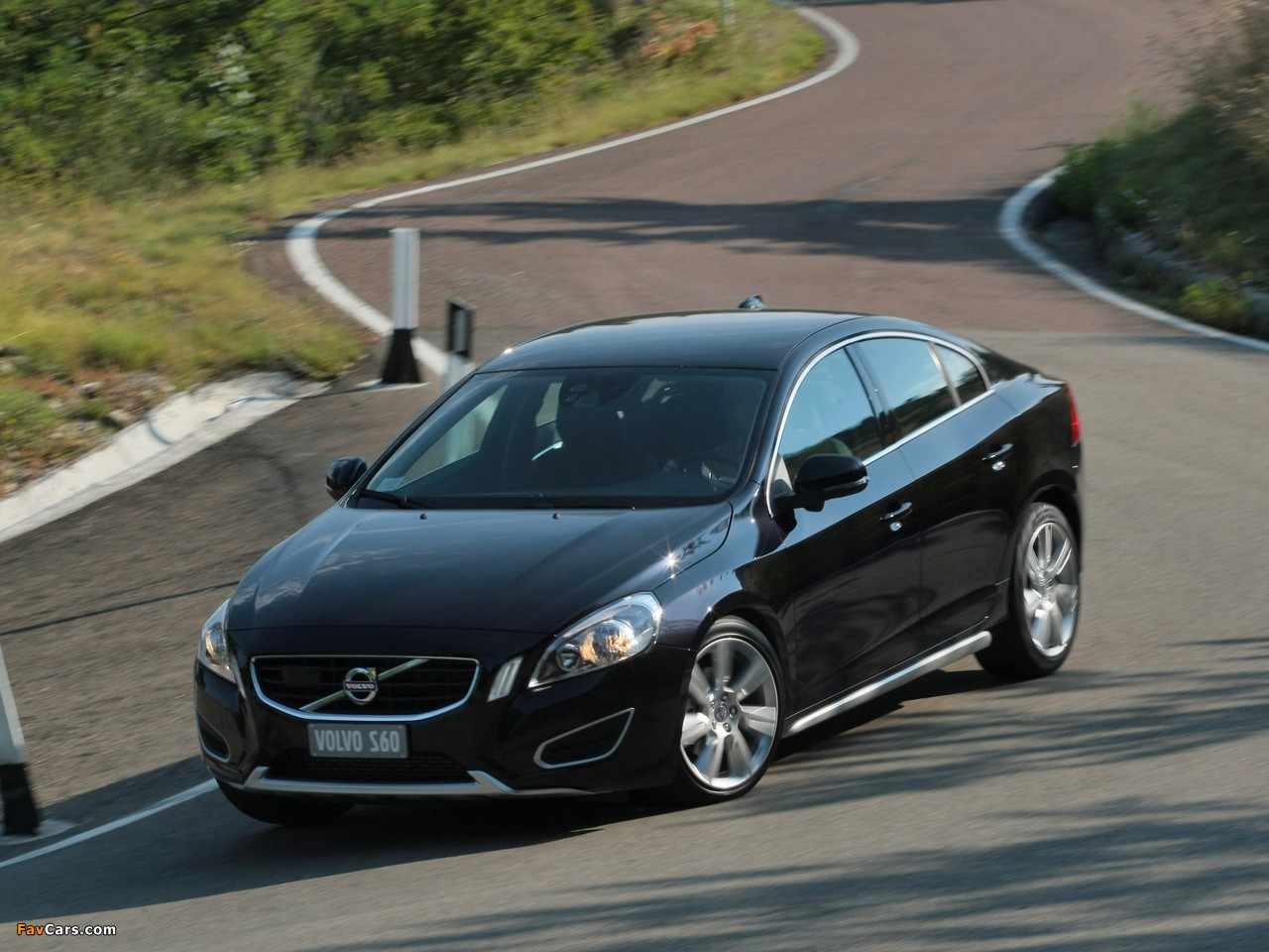 Volvo S60 D3 2010 images (1280 x 960)
