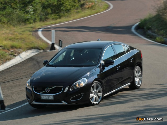 Volvo S60 D3 2010 images (640 x 480)