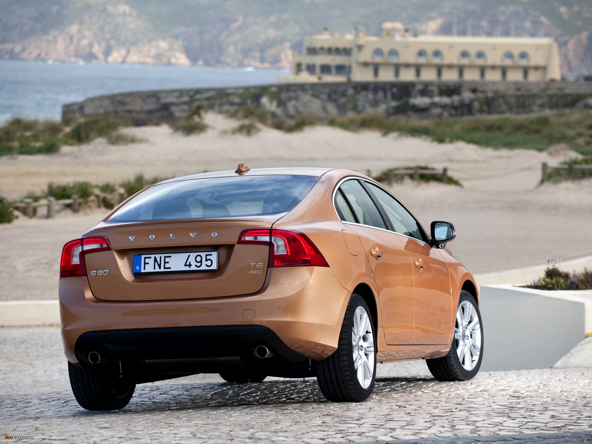 Volvo S60 T6 2010–13 pictures (2048 x 1536)