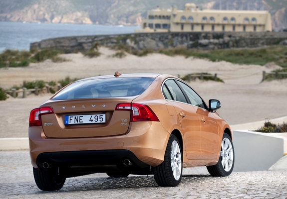 Volvo S60 T6 2010–13 pictures