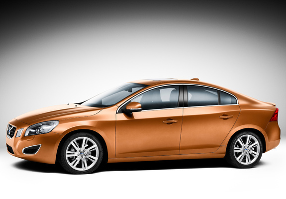 Volvo S60 2010–13 pictures