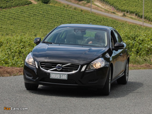 Volvo S60 D3 2010 pictures (640 x 480)