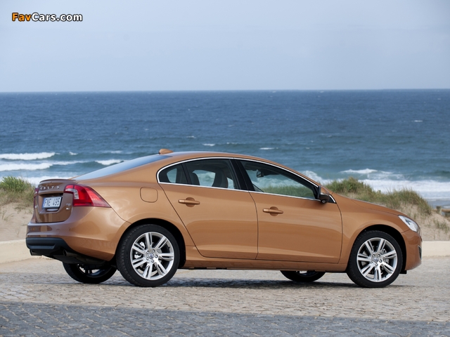 Volvo S60 T6 2010–13 wallpapers (640 x 480)