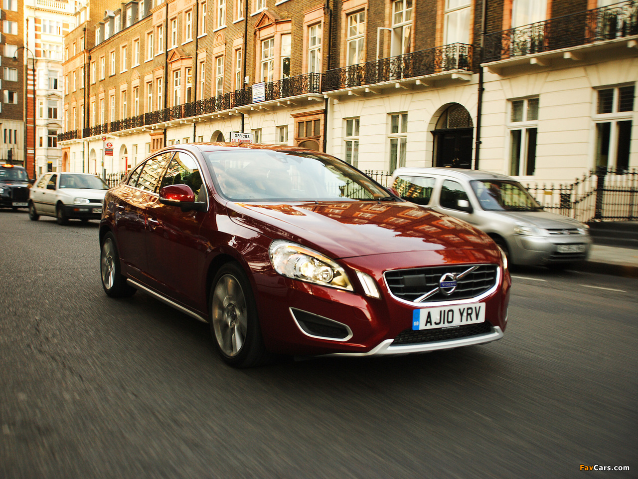 Volvo S60 D5 UK-spec 2010 wallpapers (1280 x 960)