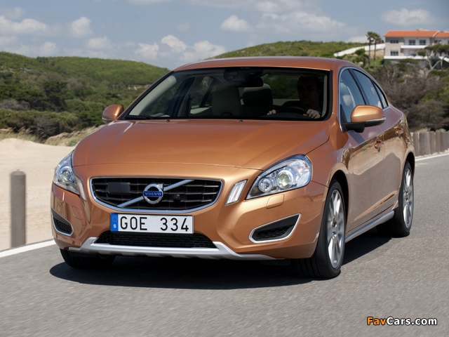 Volvo S60 D5 AWD 2010 wallpapers (640 x 480)