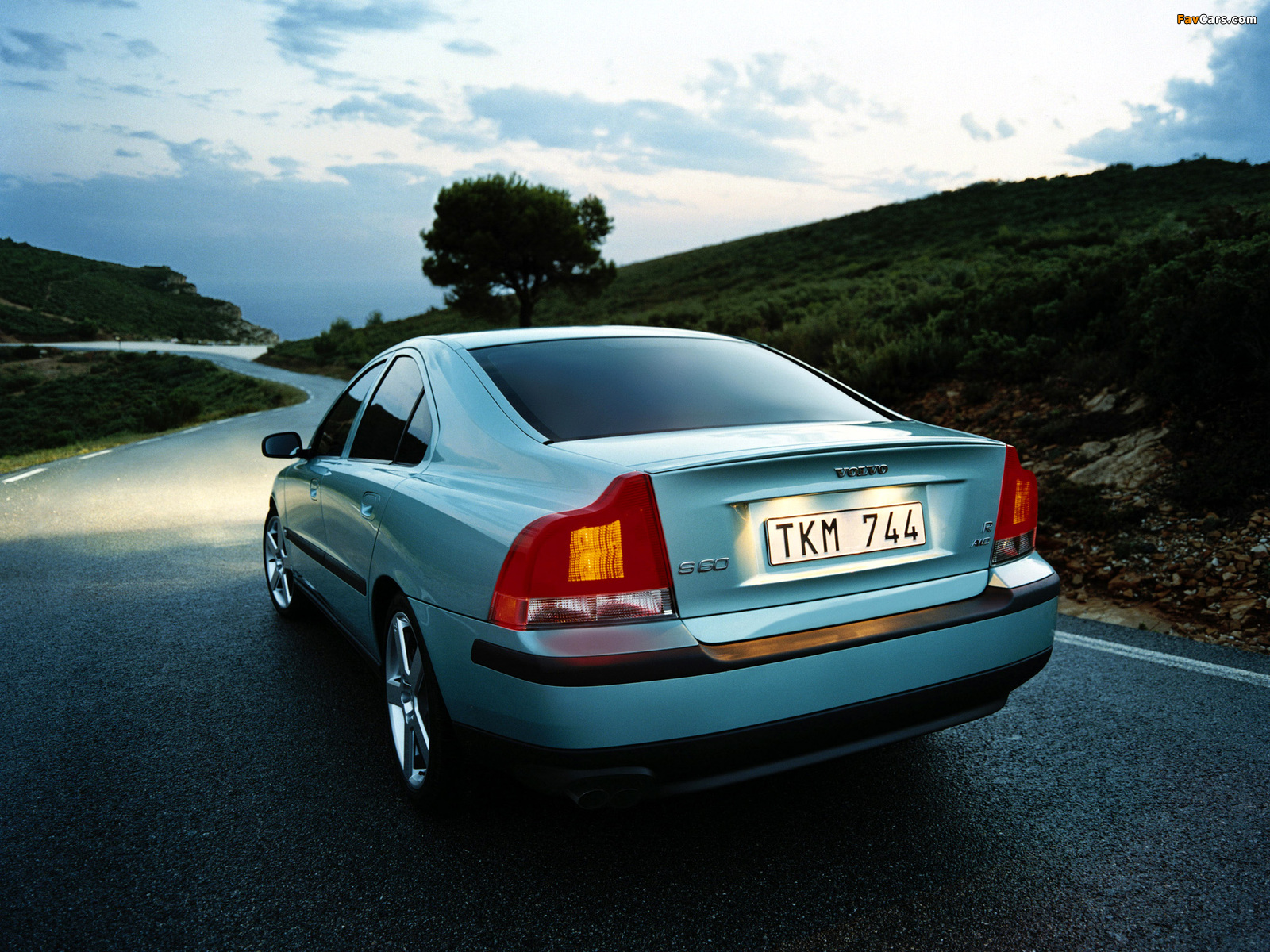 Volvo S60 R 2004–07 wallpapers (1600 x 1200)
