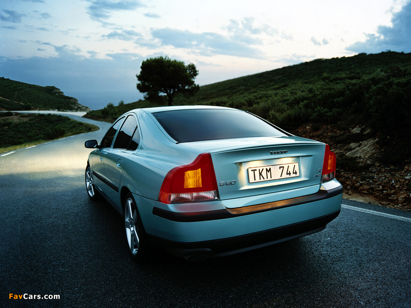 Volvo S60 R 2004–07 wallpapers (800 x 600)