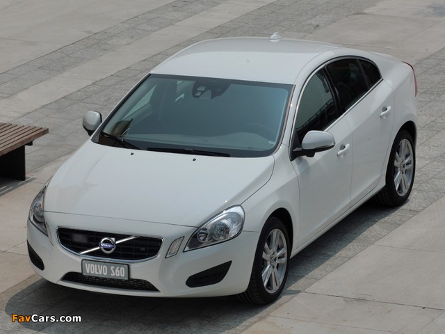 Volvo S60 D3 2010 wallpapers (640 x 480)