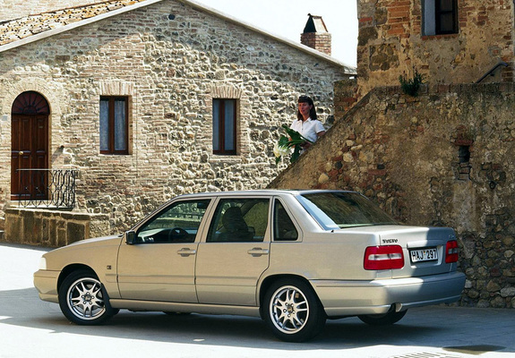 Volvo S70 1997–2000 photos
