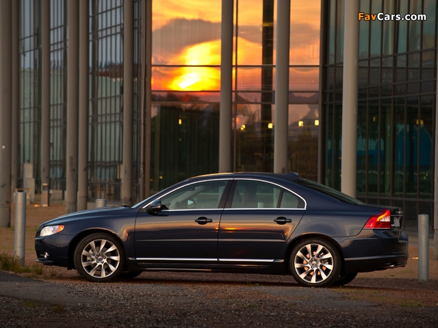 Images of Volvo S80 3.2 AWD 2009–11 (640 x 480)