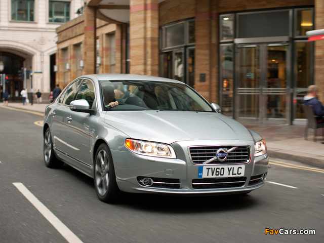 Photos of Volvo S80 D3 UK-spec 2009–11 (640 x 480)