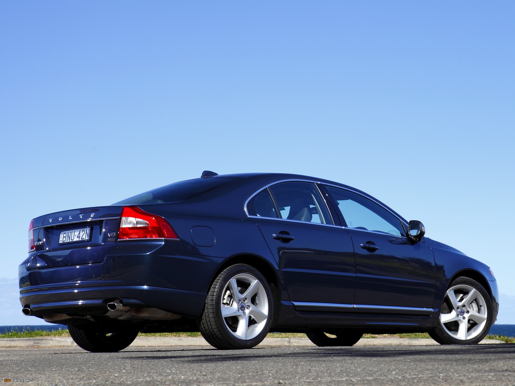 Photos of Volvo S80 V8 AWD AU-spec 2010–11 (2048 x 1536)