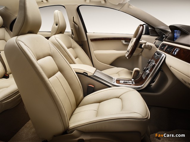 Photos of Volvo S80 Executive 2011–13 (640 x 480)