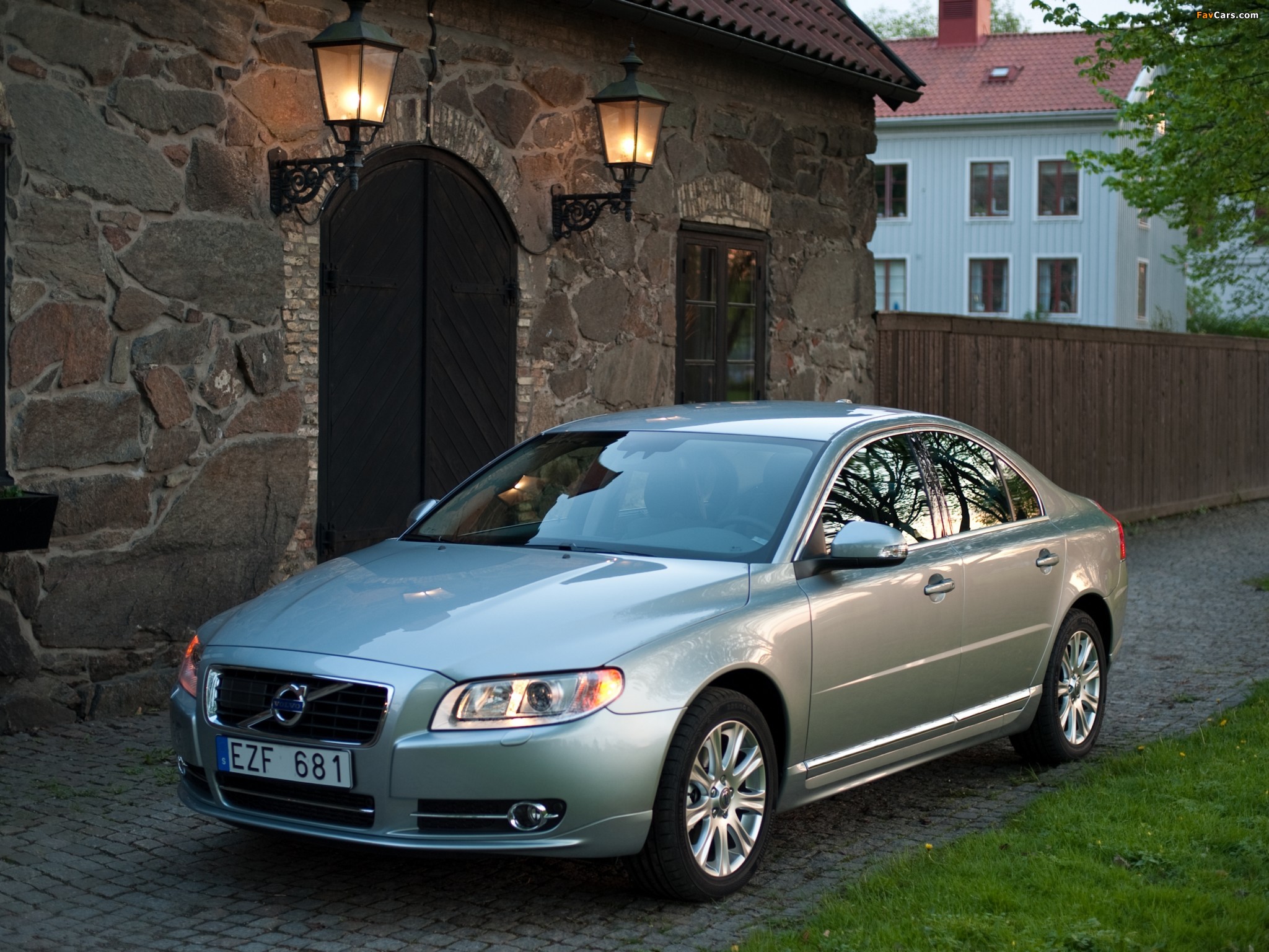 Volvo S80 2.0T 2010–11 wallpapers (2048 x 1536)
